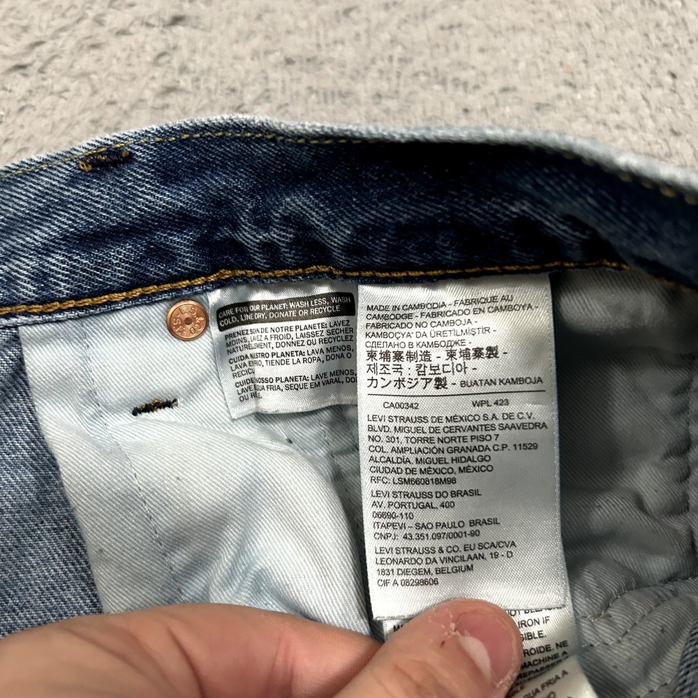 Levis Jeans Mens 34x26 Blue Denim 551 Z Straight Fit Cropped Premium Big E Adult - Picture 13 of 16